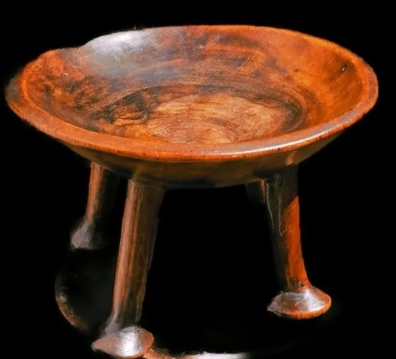 Luo Stool ,Kom Nyaluo.